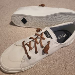 New without tag Sperry shoes